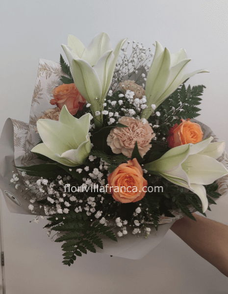 mazzo di lillium e rose